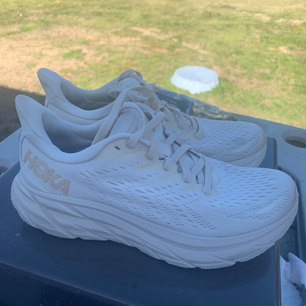 Hoka Clifton 8